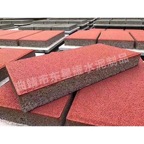 透水磚的孔隙率大小對其透水和保水性能有怎樣的具體關(guān)聯(lián)？曲靖東星耀水泥制品廠家告訴你